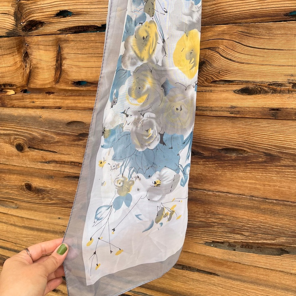UNBRANDED | Gray White Floral Silk Scarf - Picture 2 of 4